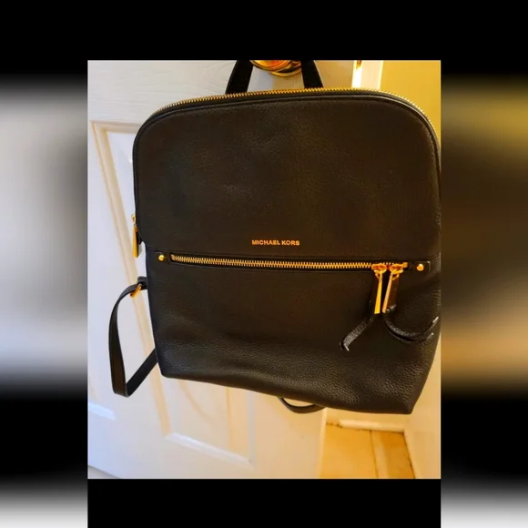 Michael kors backpack - Picture 3 of 3